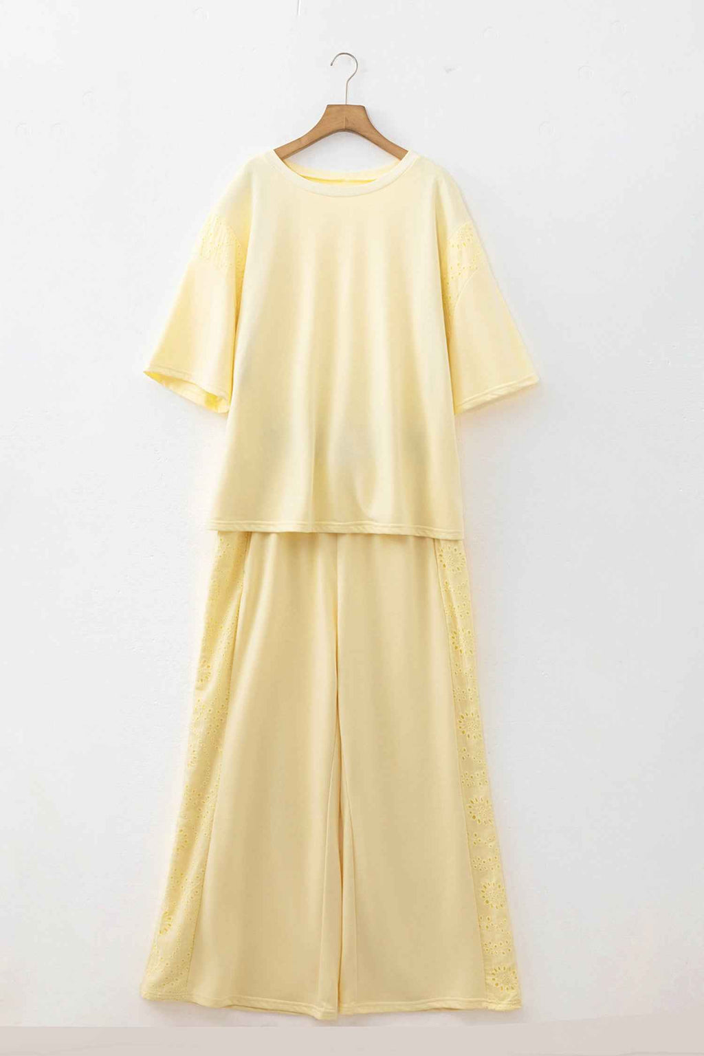 Yellow Cream Solid Color Eyelet Lace Panel Accent Plus Size 2pcs Outfit
