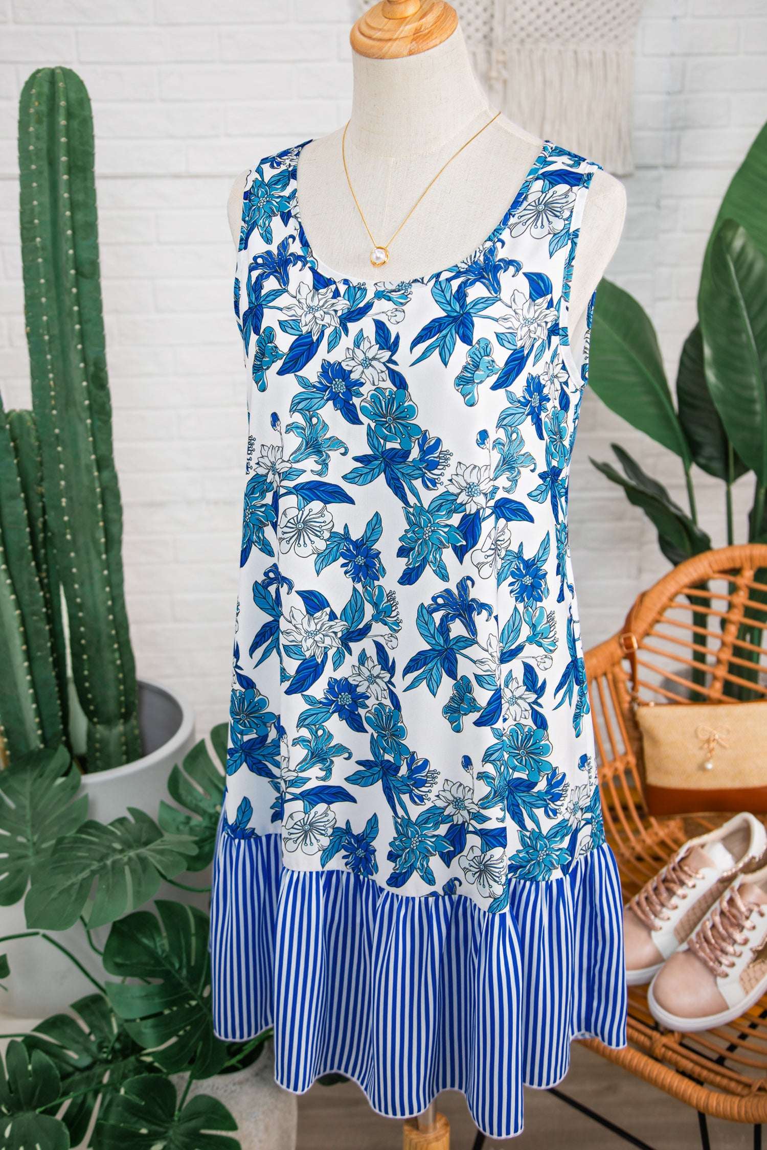 Sky Blue Floral Print U Neck Sleeveless Striped Ruffle Hem Patchwork Dress