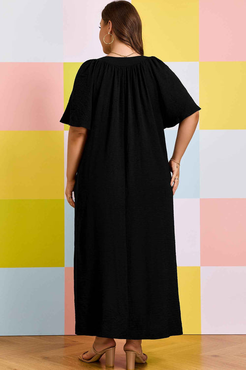 Black Plus Size Solid Color Notched Neck Short Sleeve Loose Dress